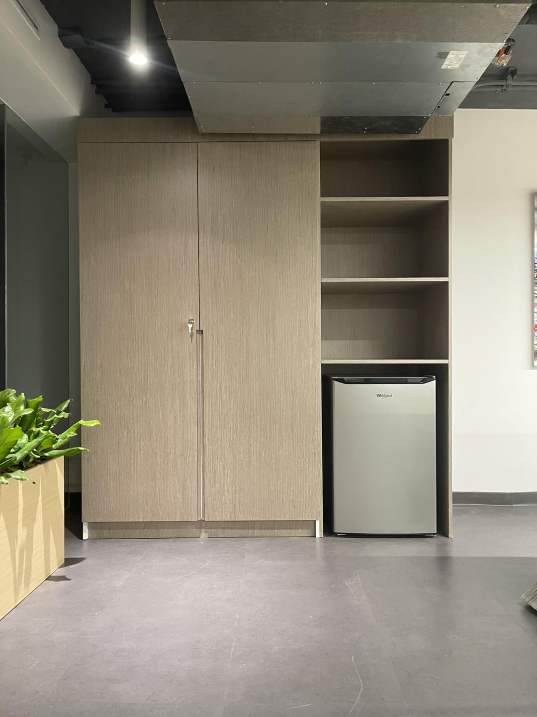 Closet de oficina con diseño personalizado